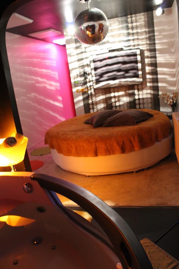 Bubble Lounge Hotel Hooglede Εξωτερικό φωτογραφία